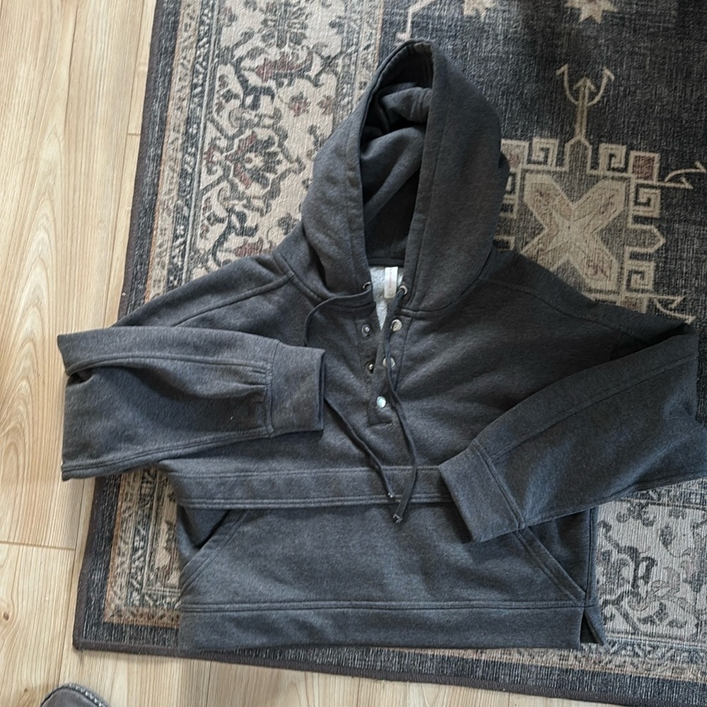 Cropped hoodie